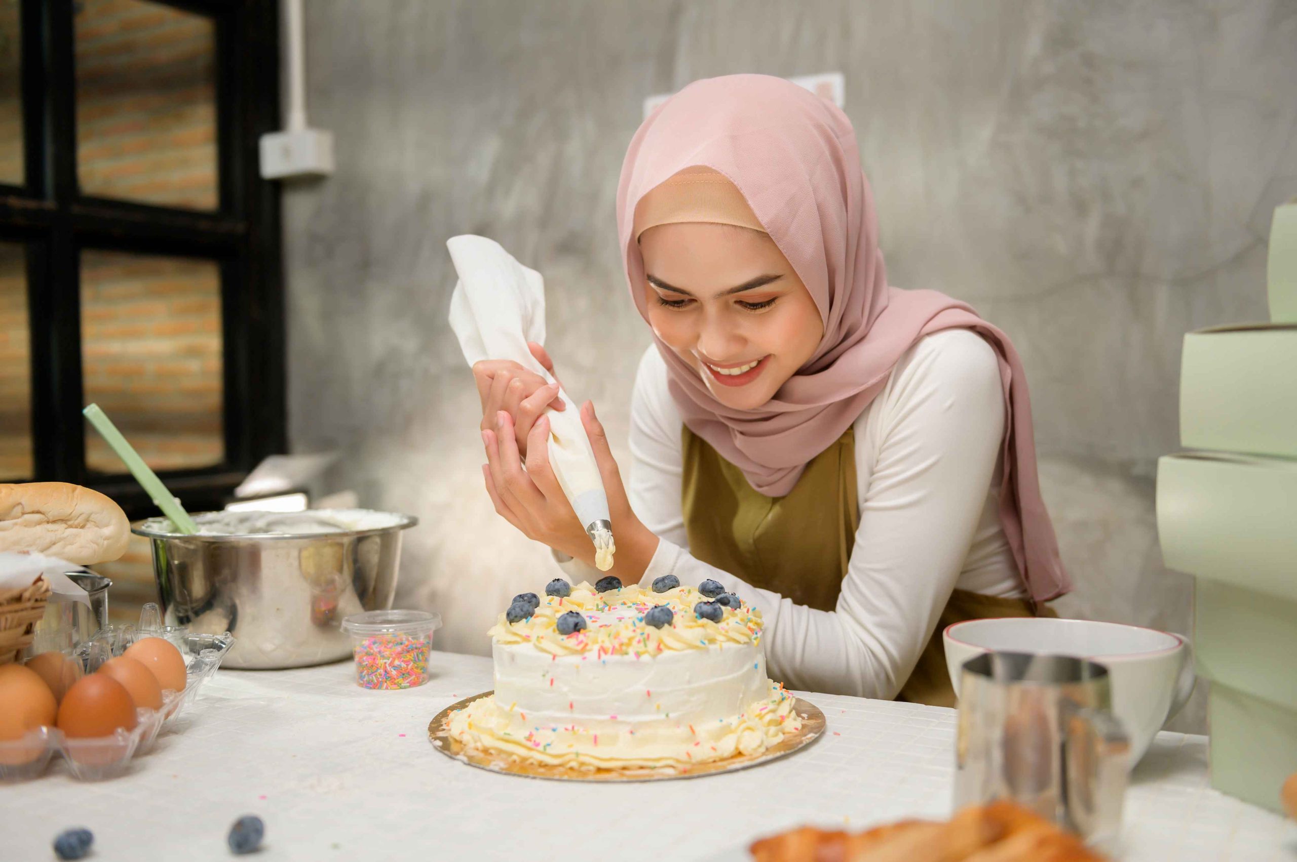 The Rise of Minimalist Styles in Cake for Women Celebrations Across Dubai
